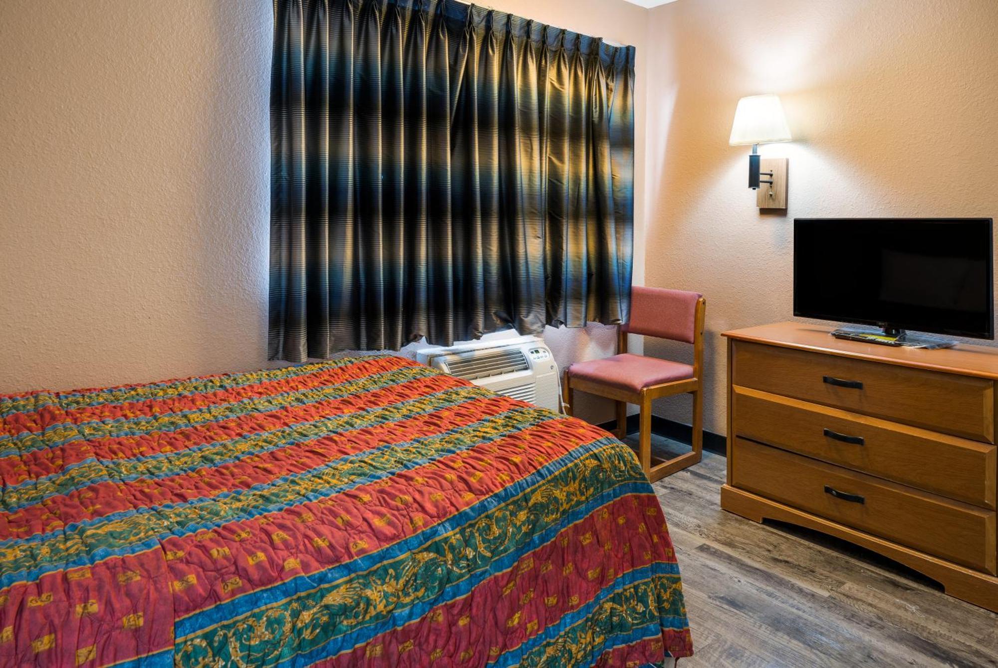 Knights Inn Grand Rapids East Airport Cascade Extérieur photo