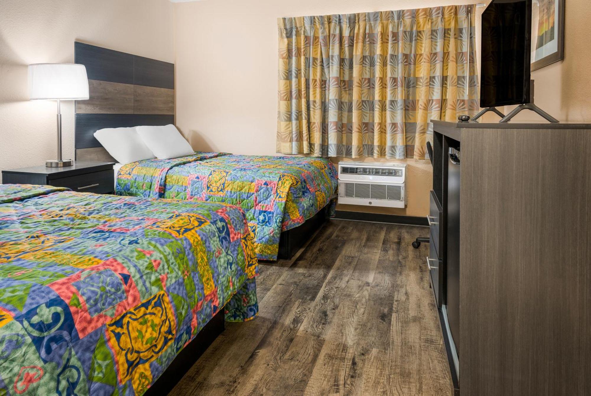 Knights Inn Grand Rapids East Airport Cascade Extérieur photo